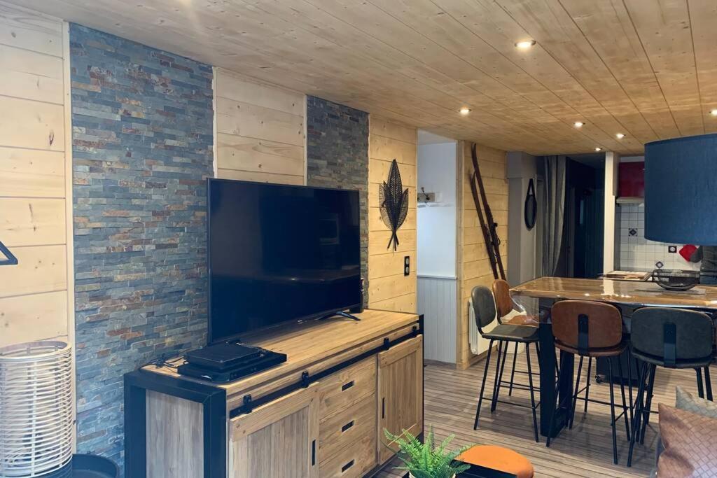 Appartement Cosy 2 Places De Parking Wifi Centre Ville 코트레 외부 사진